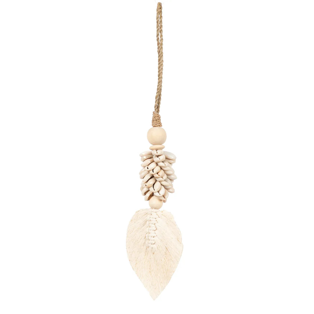 Decoração suspensa de folhas e conchas - Natural