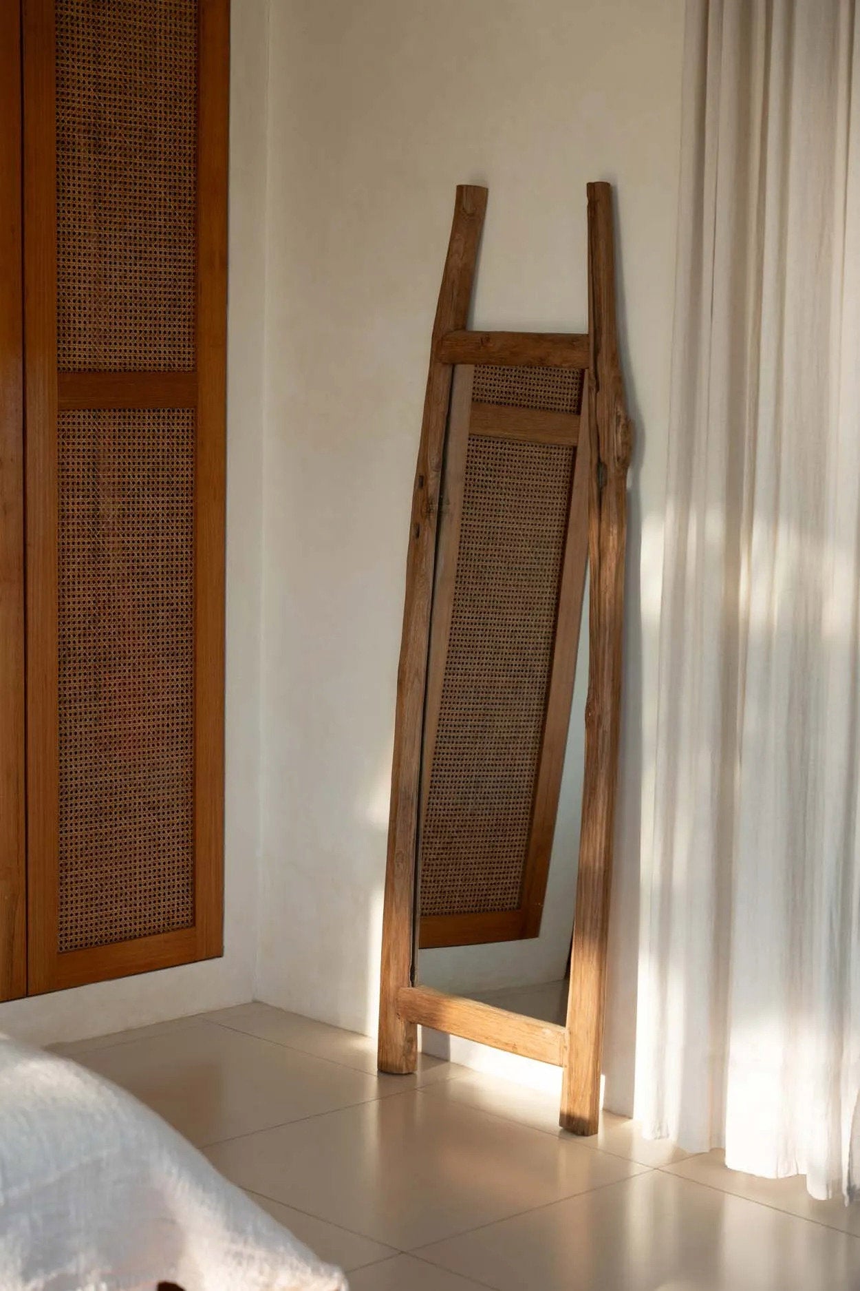 The "Fabulook" Dressing Room Mirror - Natural