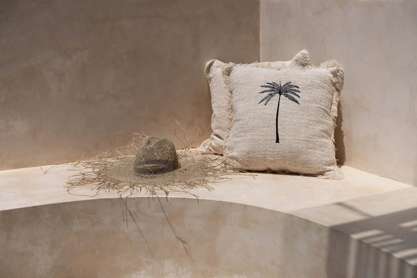 The "Gili Palm" Cushion Cover - Natural Black
