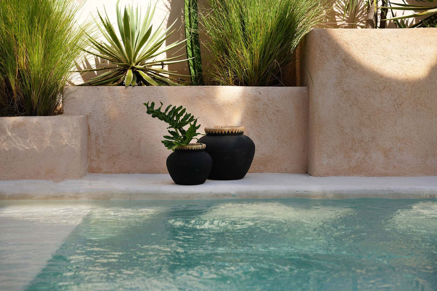 The "Styly" Vase - Black Natural - S