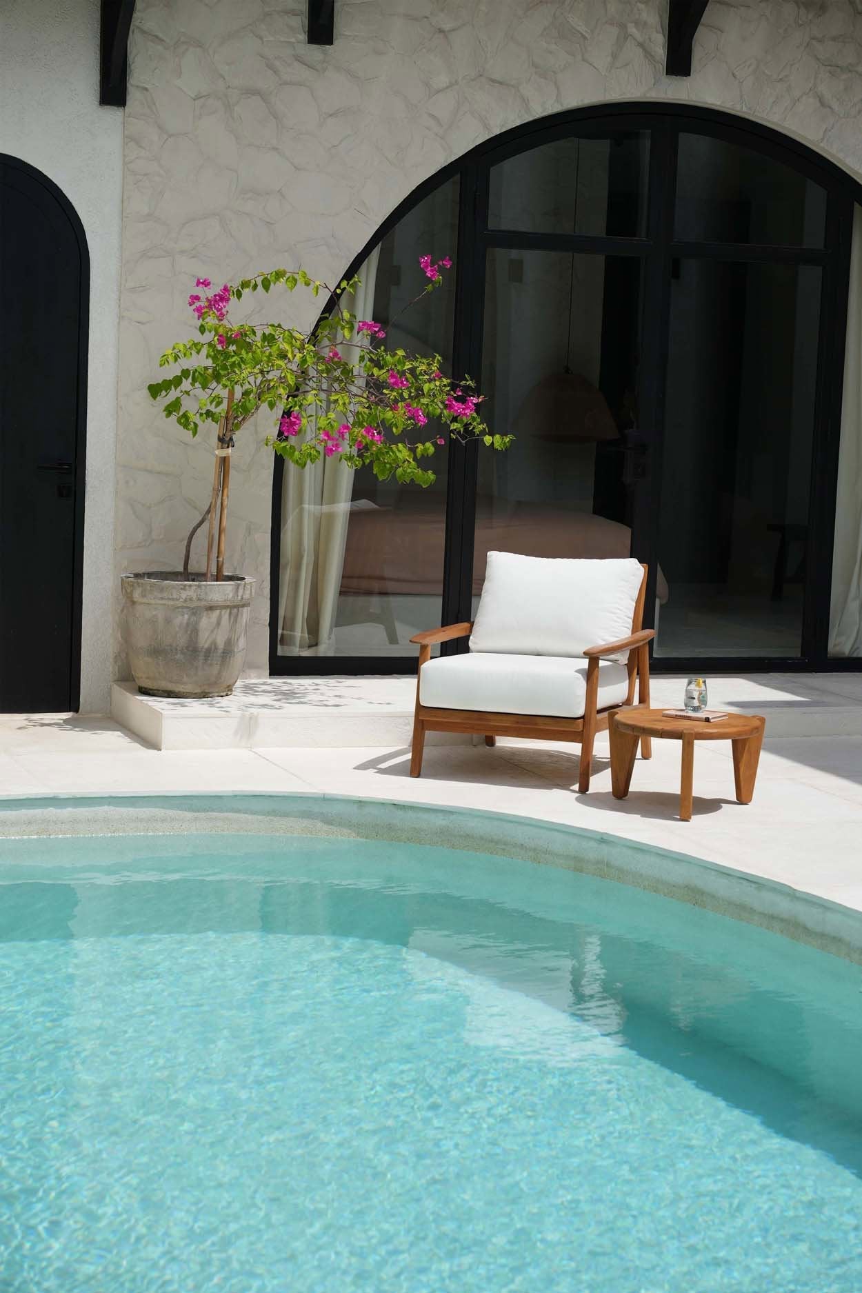 The "Seseh" Coffee Table - M - Outdoor