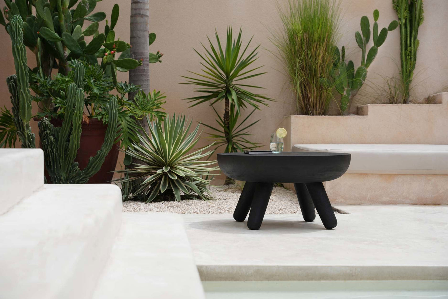 The "Losten" Coffee Table - Black