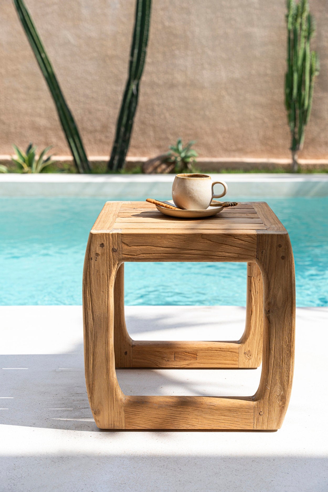 The "Symi" Stool - Outdoor