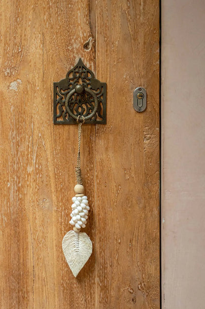Το κρεμαστό διακοσμητικό Leaf & Shell - Λευκό