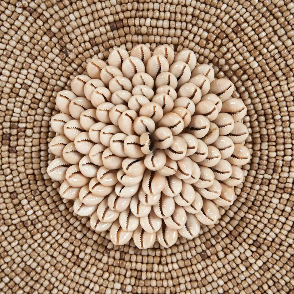 Die Muschel "Guadeloupe" auf Ständer - Naturweiß